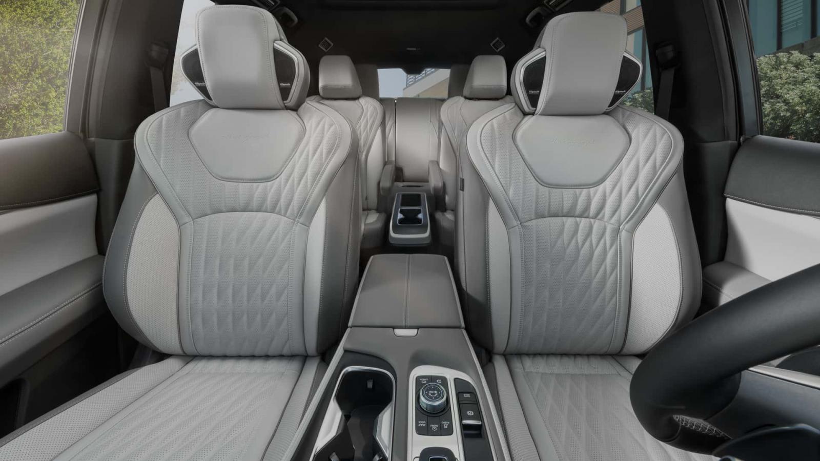 To Infiniti QX60 ανανεώθηκε και απέκτησε έκδοση Sport
